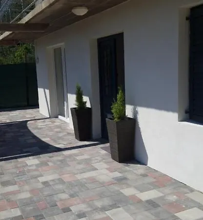 Appartamento House Ladan Ground Floor *
